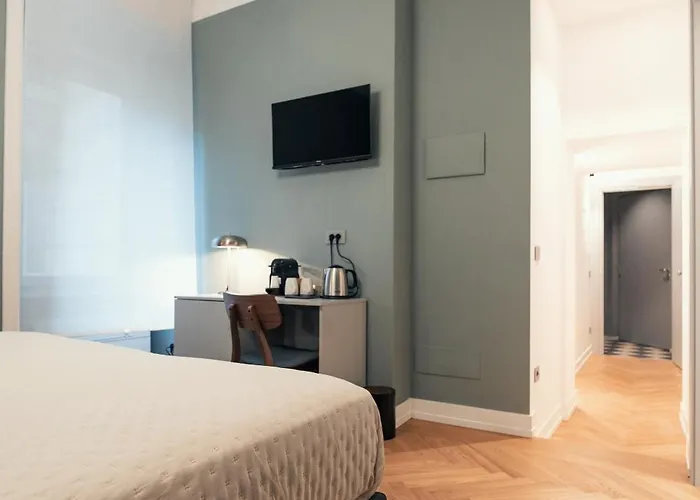 Pepe's Place - Manzoni 4* Roma