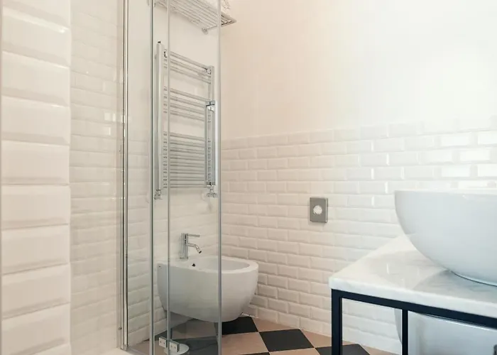 Pepe's Place - Manzoni 4* Roma
