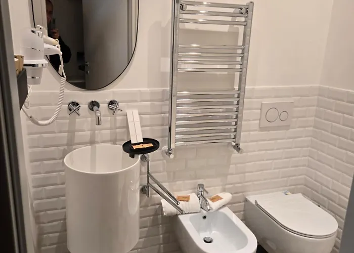 Pepe's Place - Manzoni 4*